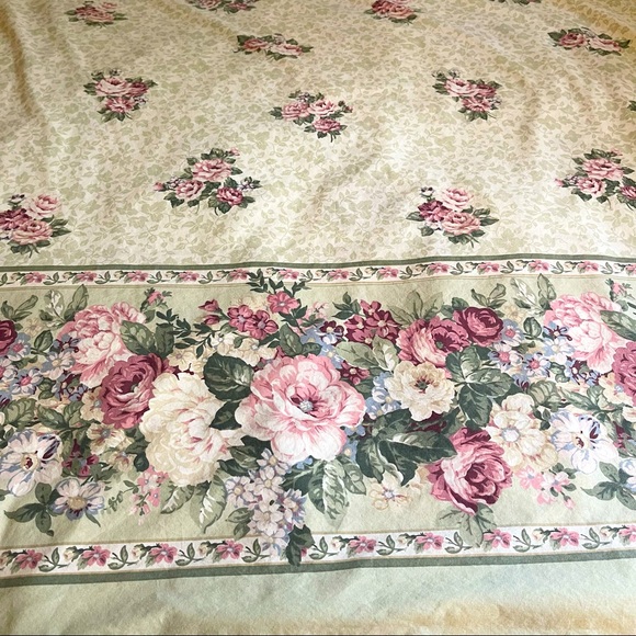Vintage Bedding Vtg 9s Queen Flat Sheet Floral Design Dan River